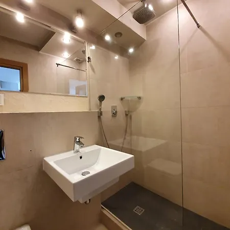 アパート Apartament & Parking Przy Plazy ソポト